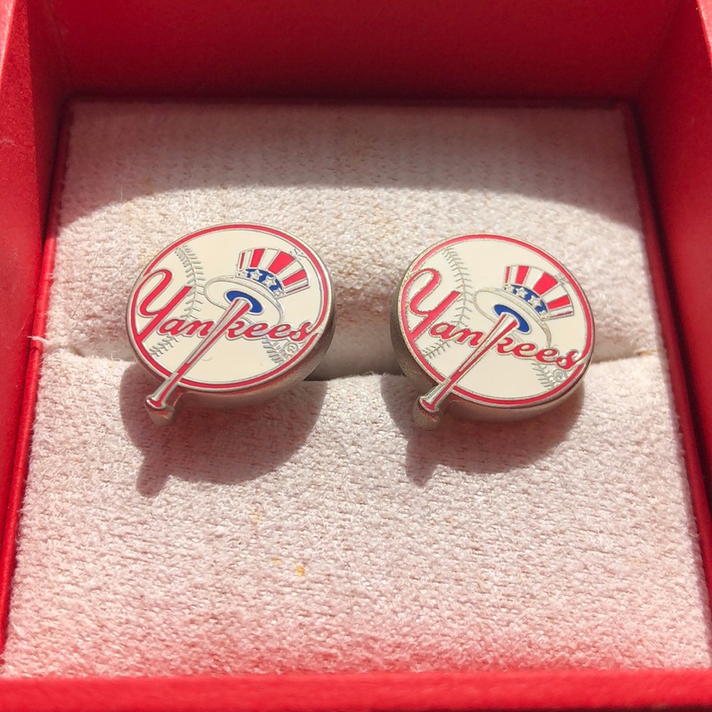 NWT Genuine Merchandise Yankees Cuff Links